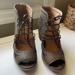 etc! Faux Leather Lace Up Heels